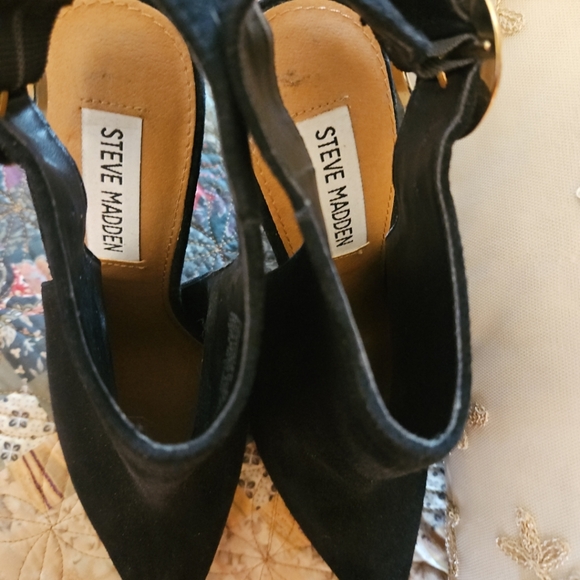 Steve Madden Black Suede Booties - Size 6M - Picture 3 of 5